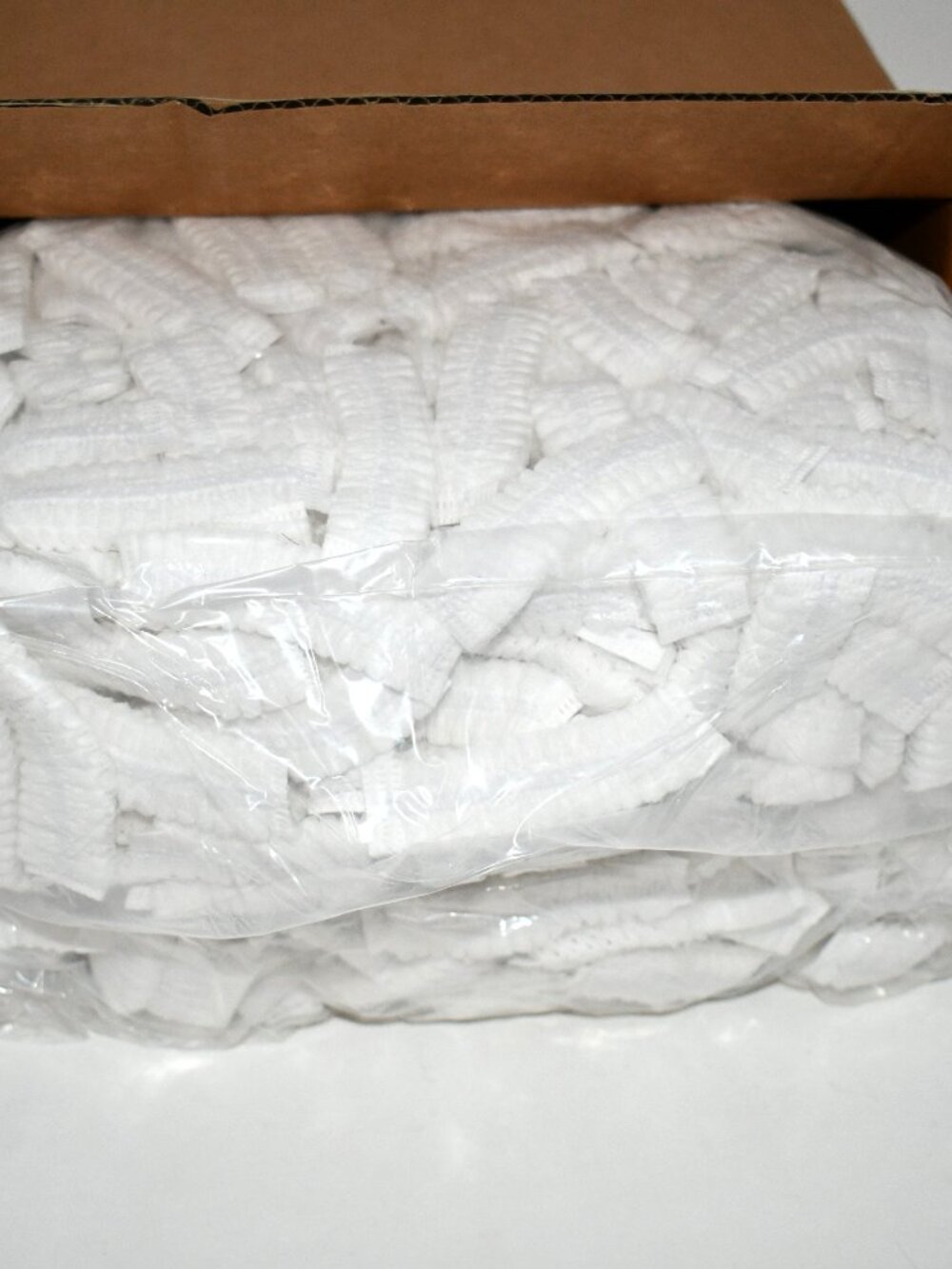 Oqqlin 500 Pcs Disposable Headphone Covers White Non-Woven Earphone Protectors - Picture 2 of 3